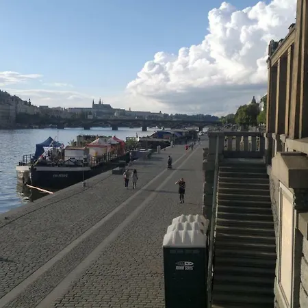 ★★ Romantic Riverside Hideout ★★ Prag